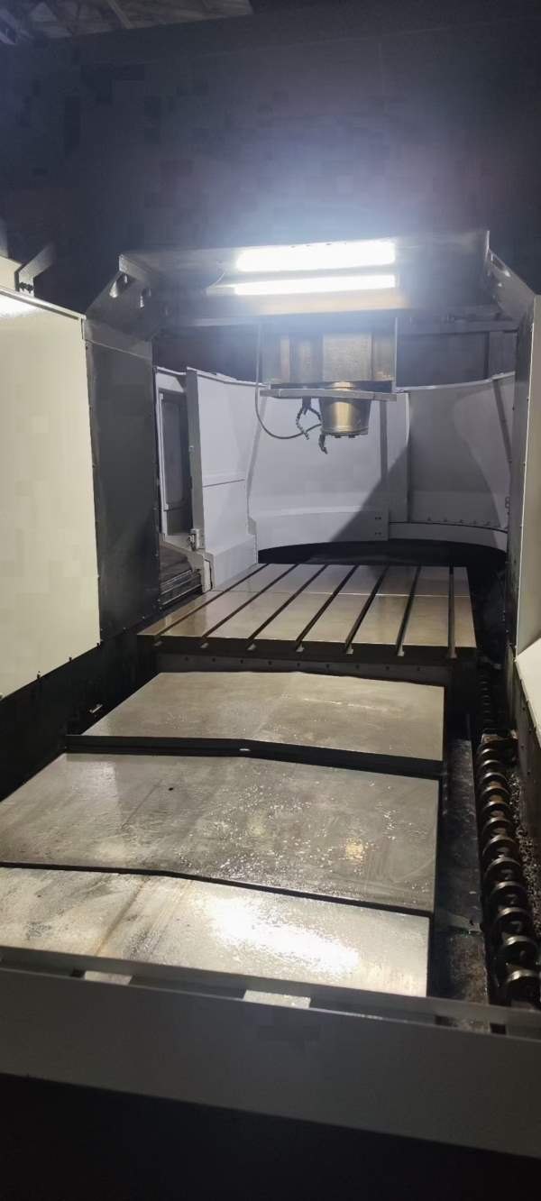 2017年台湾高明龙门机型：KCM-2000SV-P三轴硬轨法兰克.