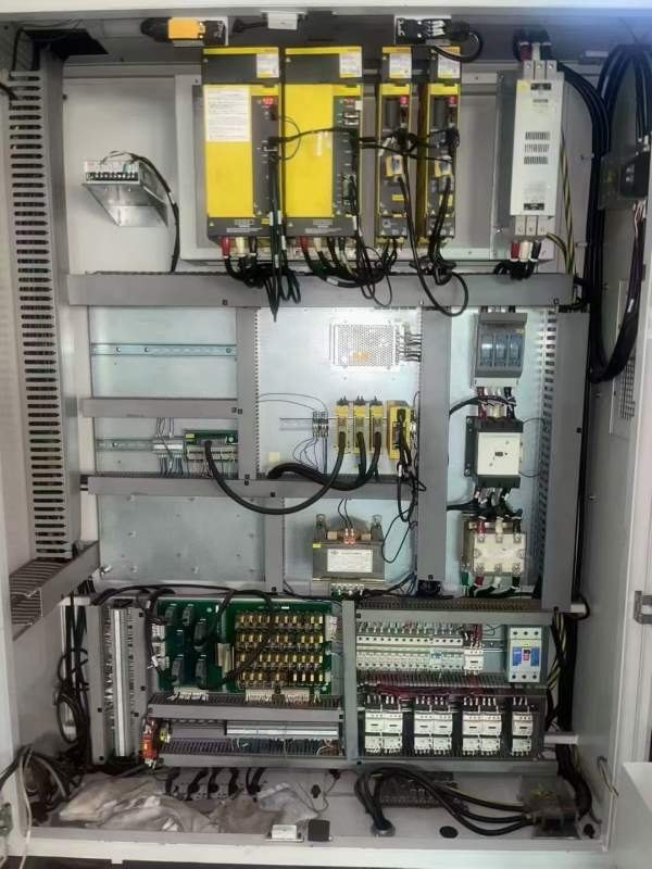 2017年台湾高明龙门机型：KCM-2000SV-P三轴硬轨法兰克.