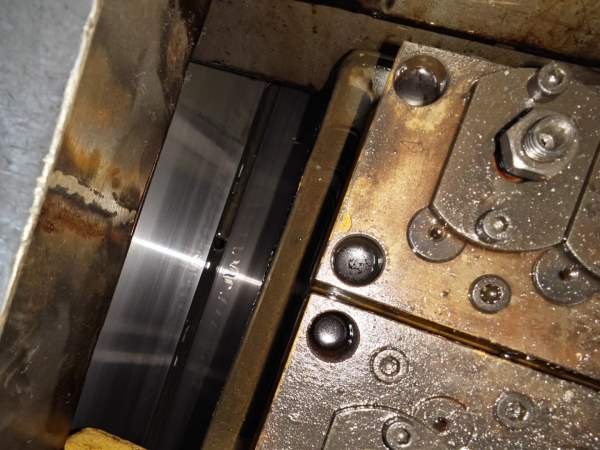 2010年上海机床厂精密外圆磨MM13502米，加工精度1丝，.