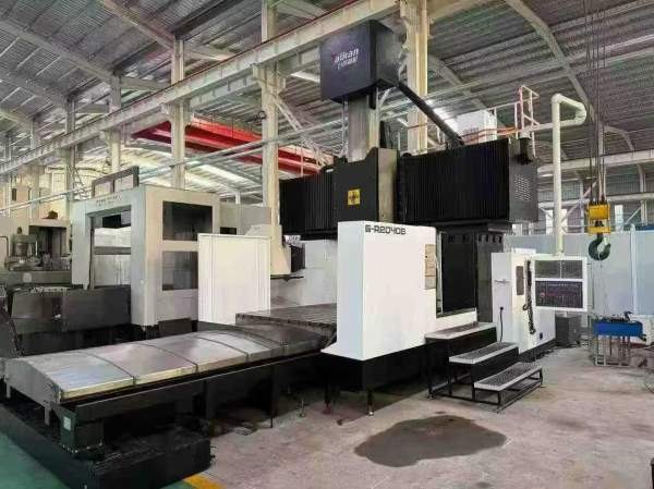 拿下准新台群4025龙门加工中心，方滑枕、带刀库、发那.
