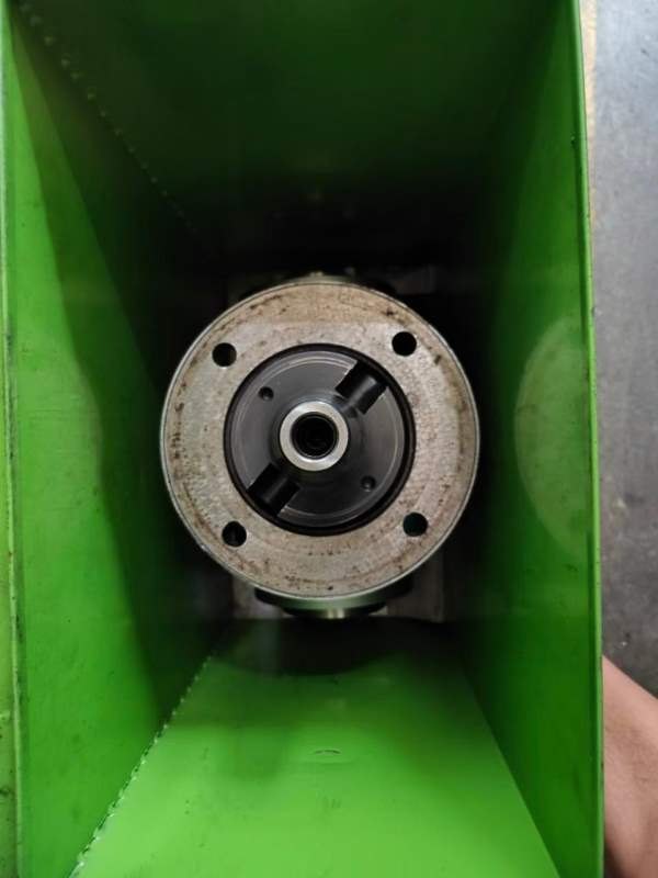 刚刚到买下2022年南通乔威智能4028龙门加工中心，台面.