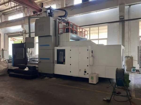 刚刚到买下2022年南通乔威智能4028龙门加工中心，台面.