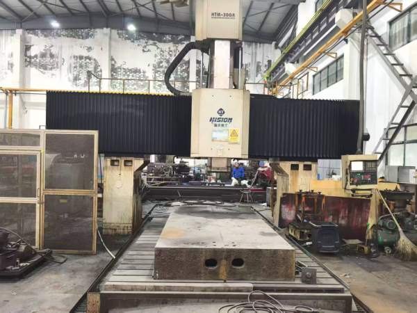 刚刚买下重型海天4033龙门加工中心工作台4X2.5门宽3.3.