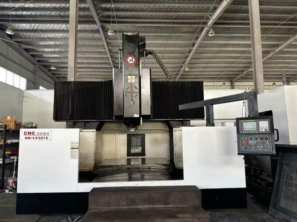 华群2212龙加门工中心，发那科MD系统，两一线硬，Y轴.