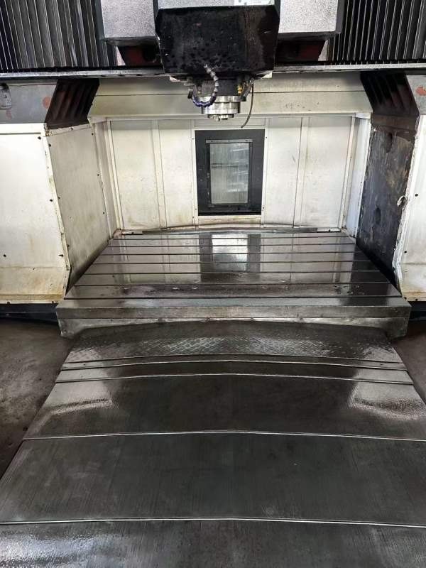 华群2212龙加门工中心，发那科MD系统，两一线硬，Y轴.