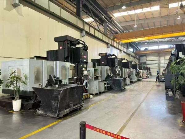 同款20多台。威立2米龙门，工作台1.5x2米。门宽1.7米.