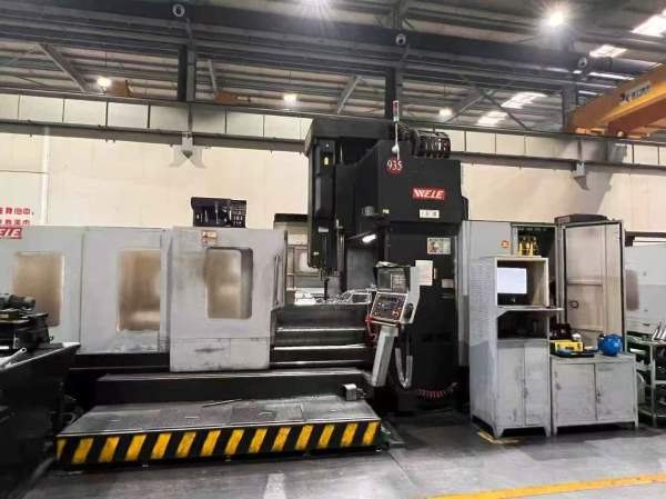 同款20多台。威立2米龙门，工作台1.5x2米。门宽1.7米.