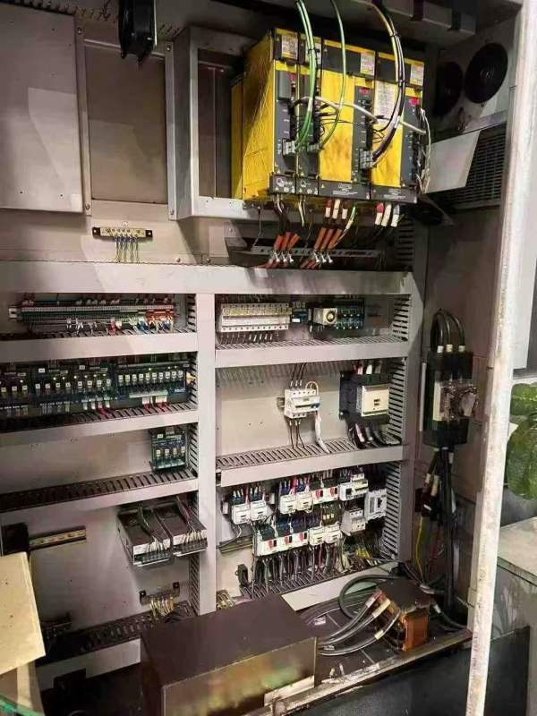 同款10几台。威立3米龙门，工作台1.5X3米。门宽1.7米.