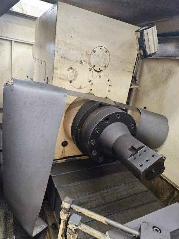 两个大镗头，滑台，液压站，油冷机可拆开卖，有人要联.