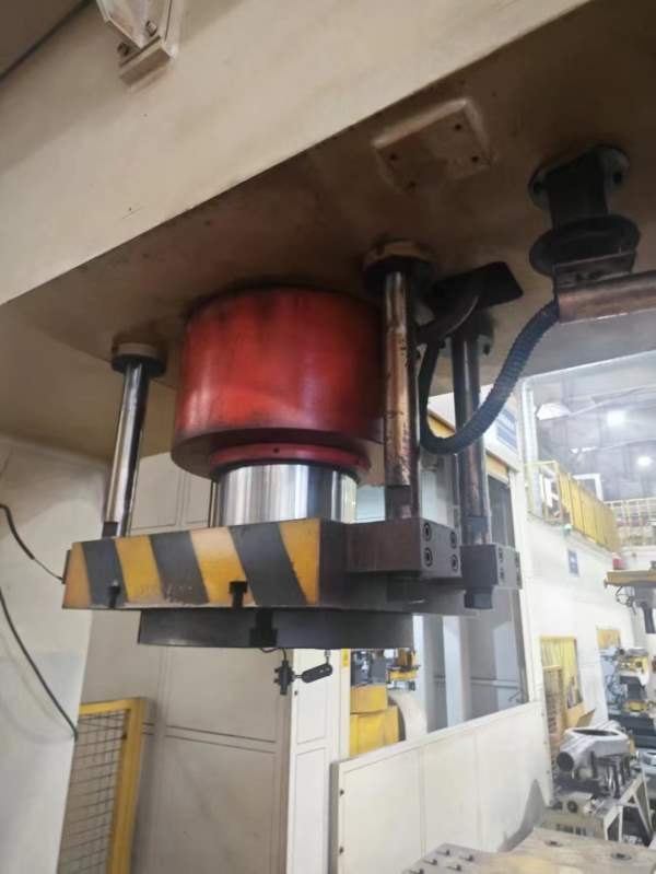 3500一吨卖160T龙门式校直液压机，完好少用。