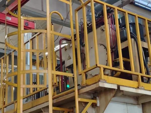 3500一吨卖160T龙门式校直液压机，完好少用。