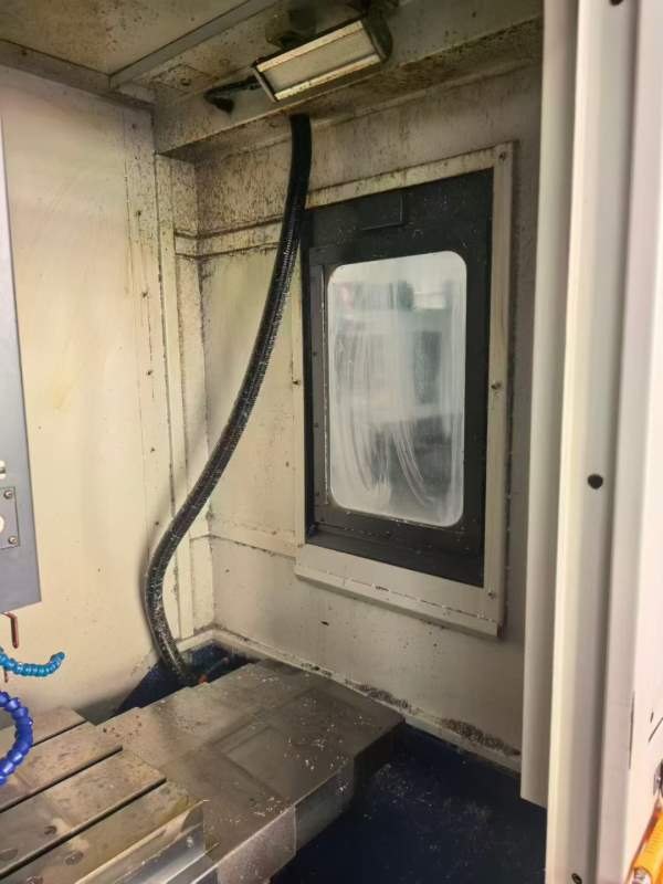 纽威702立式加工中心纽威650立式加工中心，成色非常新.