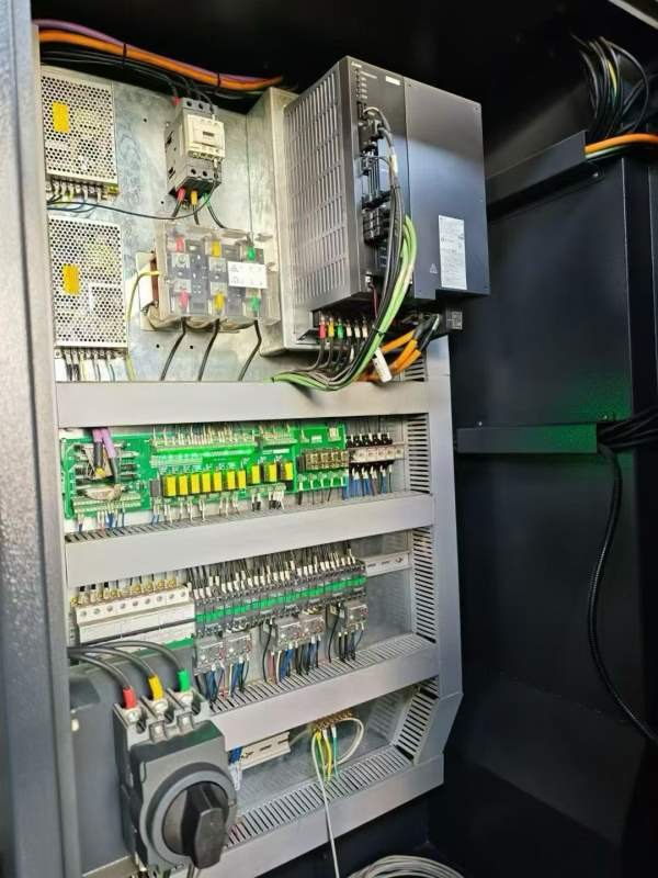 2022年旭阳，旭扬，旭杨855加工中心，三轴线轨，三菱M.