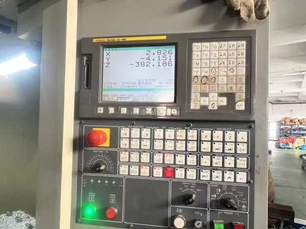 原装丽伟V-40加工中心三轴线轨，发那科md系统，阿尔法.