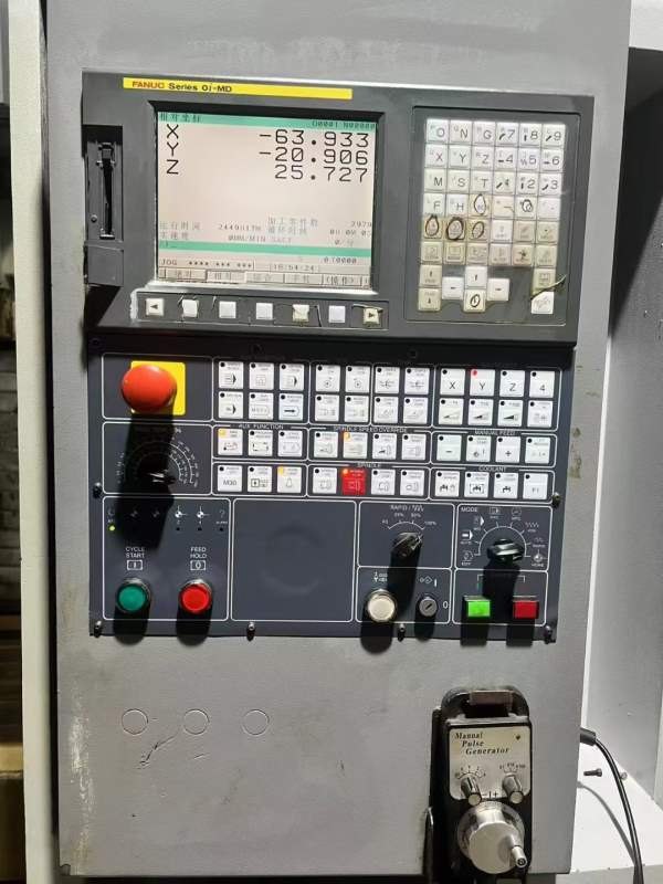 原装丽伟V-40加工中心三轴线轨，发那科md系统，阿尔法.