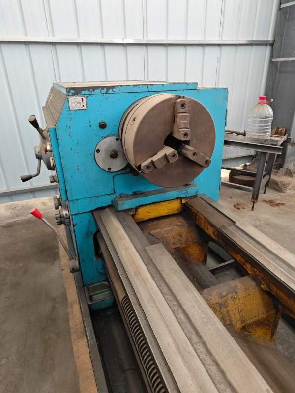 安阳鑫盛61632米普车一台，导轨550宽，带中心架，跟刀.