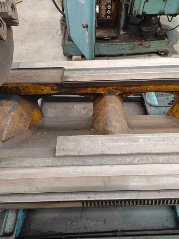 安阳鑫盛61632米普车一台，导轨550宽，带中心架，跟刀.