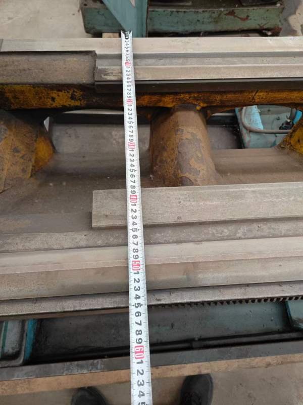 安阳鑫盛61632米普车一台，导轨550宽，带中心架，跟刀.