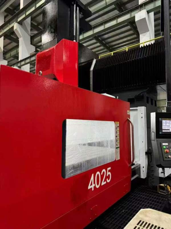 新到23年巨高4025龙门，工作台：1.9米4米1，门宽2.5米.