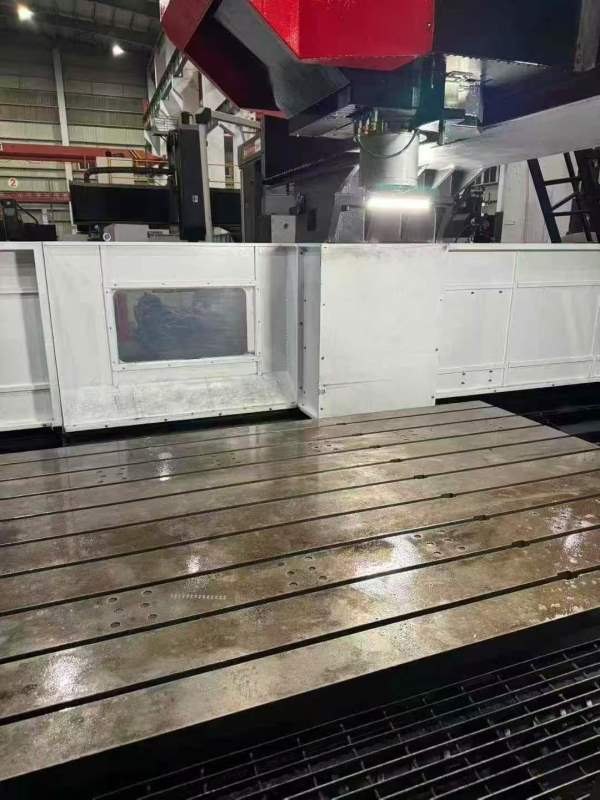 新到23年巨高4025龙门，工作台：1.9米4米1，门宽2.5米.