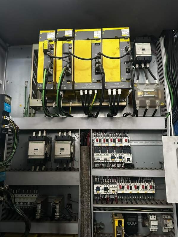 原装斗山400卧加。hsk63刀柄14000转，千分度支持四轴.