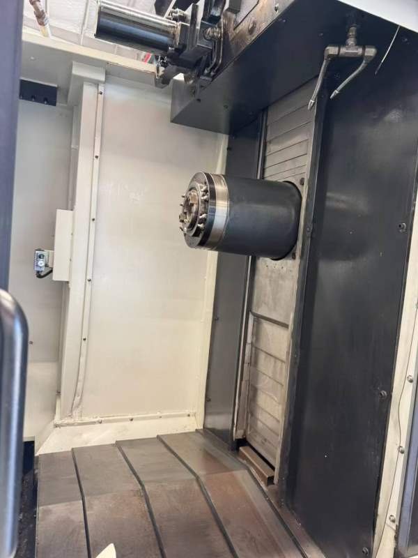 韩国原装斗山HM500双工位卧加 FANUC31i系统 BT50齿轮.