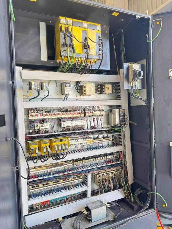 韩国原装斗山HM500双工位卧加 FANUC31i系统 BT50齿轮.
