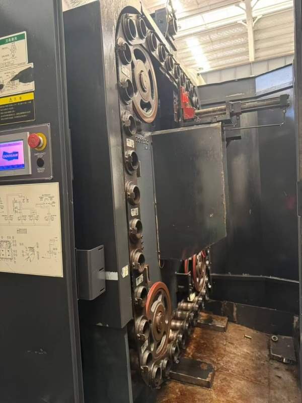 韩国原装斗山HM500双工位卧加 FANUC31i系统 BT50齿轮.