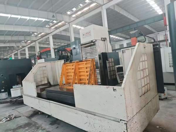 台湾嘉胜1710粗框机一台，三轴硬轨，三菱M70系统，BT5.