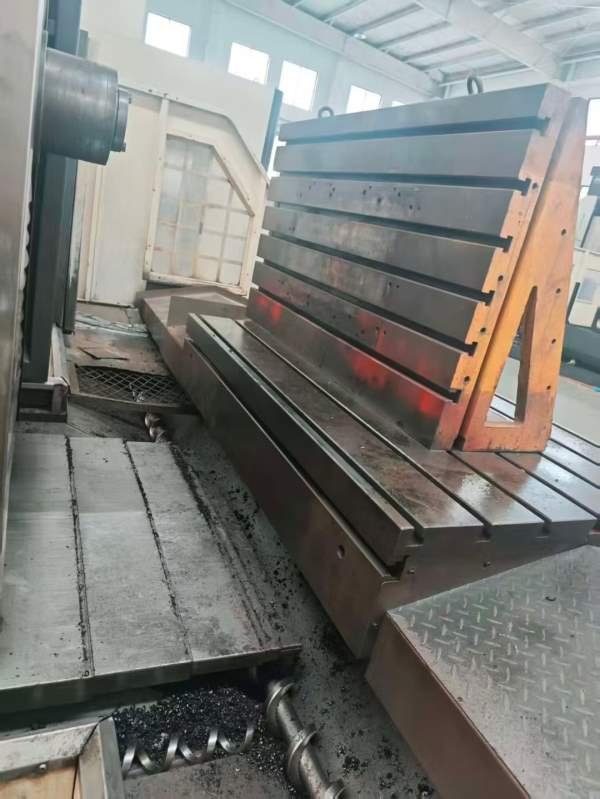 台湾嘉胜1710粗框机一台，三轴硬轨，三菱M70系统，BT5.