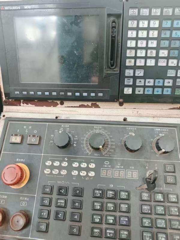 台湾嘉胜1710粗框机一台，三轴硬轨，三菱M70系统，BT5.