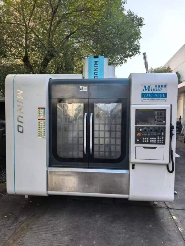 江苏米诺855立式加工中心三轴滚柱导轨.发那科0i-MFplu.