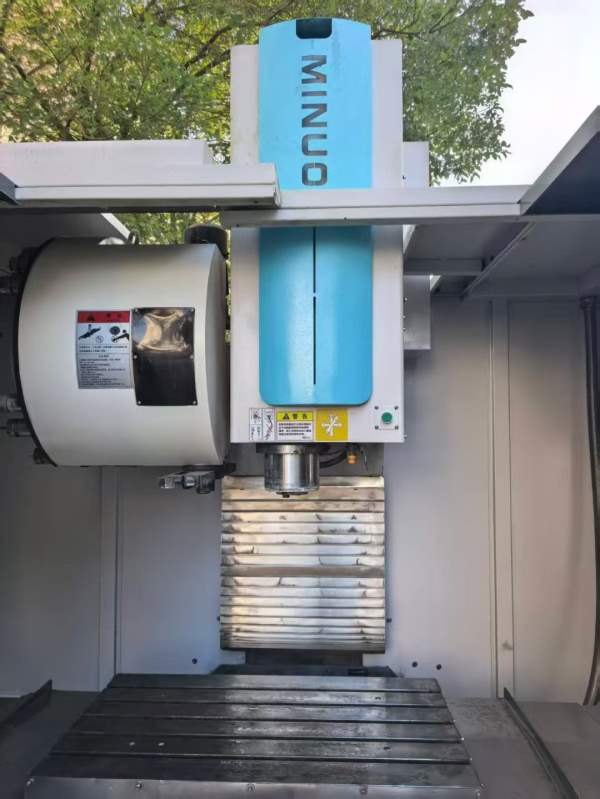 江苏米诺855立式加工中心三轴滚柱导轨.发那科0i-MFplu.