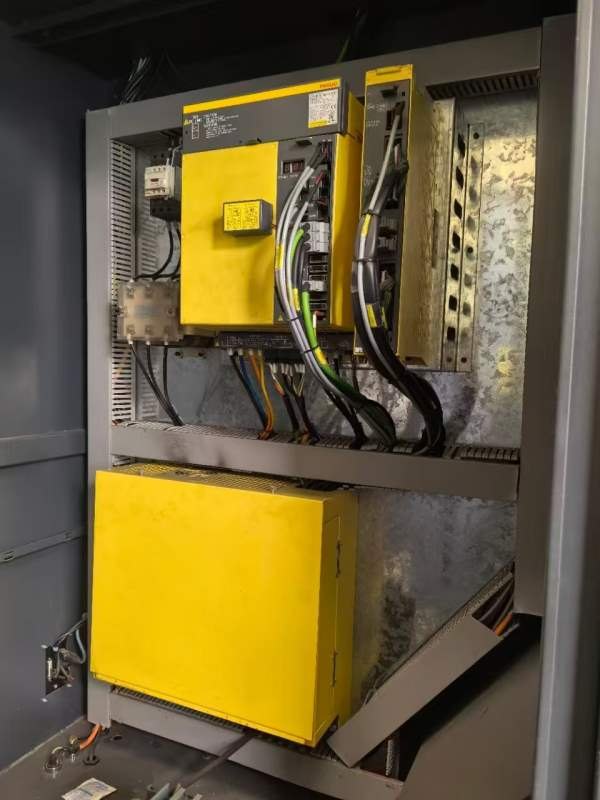 江苏米诺855立式加工中心三轴滚柱导轨.发那科0i-MFplu.