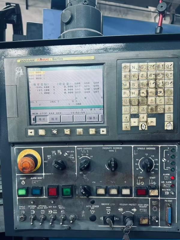 斗山545加工中心。链排，发那科系统，精度2丝，价格便.