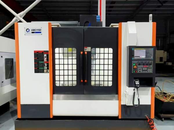 新到一台2021年南通乔威智能1160加工中心，发那科OI-M.