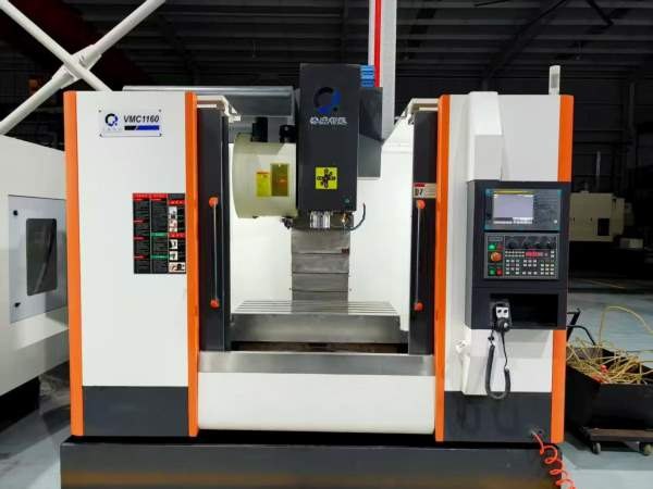 新到一台2021年南通乔威智能1160加工中心，发那科OI-M.