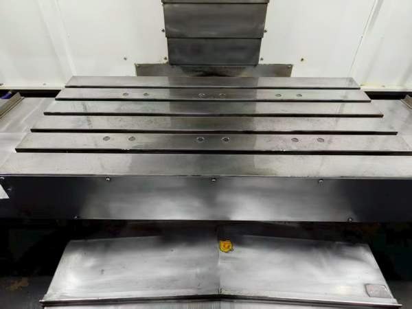 新到一台2021年南通乔威智能1160加工中心，发那科OI-M.