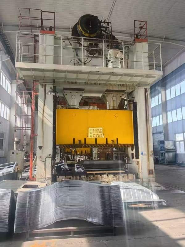 出售：西安锻压J36-630、J36-800设备安装少用，首都北.