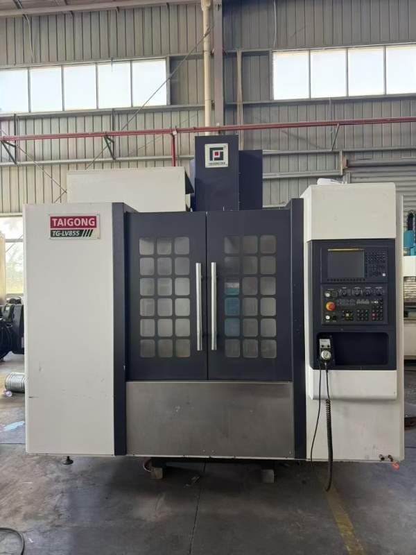 台功855数控铣床，价格便宜，发那科MFplus系统，主轴.