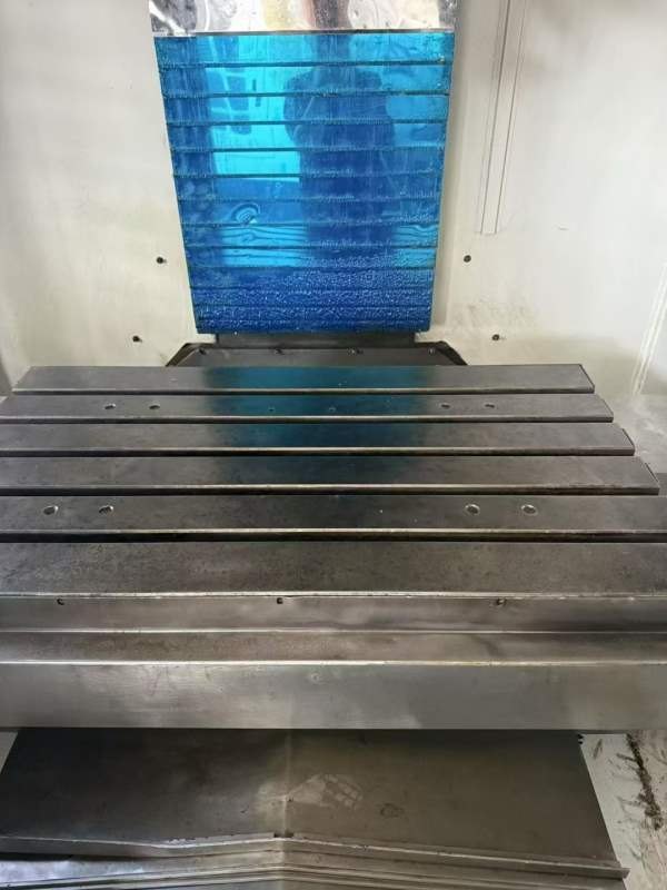 台功855数控铣床，价格便宜，发那科MFplus系统，主轴.