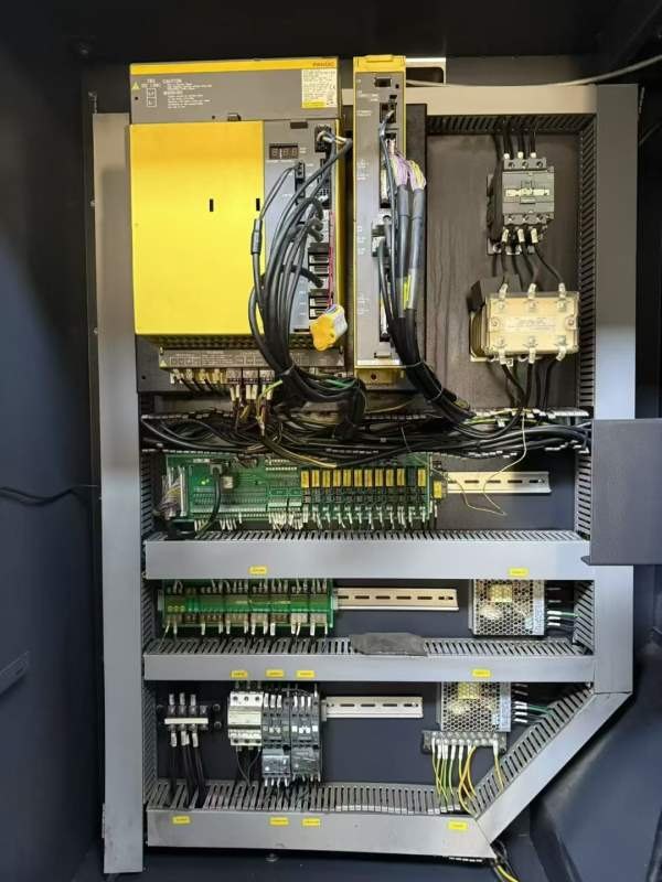 台功855数控铣床，价格便宜，发那科MFplus系统，主轴.