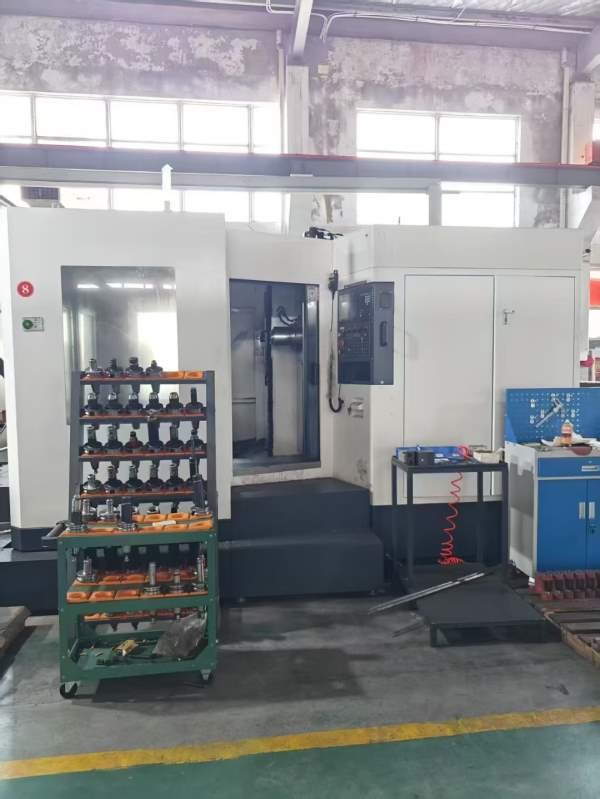 台马630卧式加工中心，三菱M80系统，BT50主轴，30把刀.