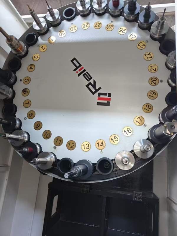 台马630卧式加工中心，三菱M80系统，BT50主轴，30把刀.