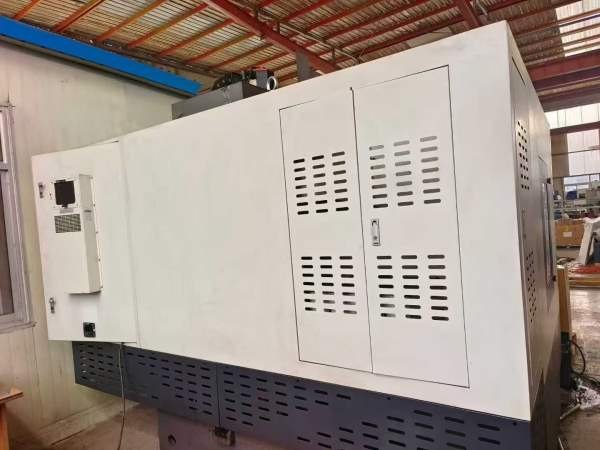 纳迪科1160立加，BT40主轴8000转，发那科MFplus系统 .