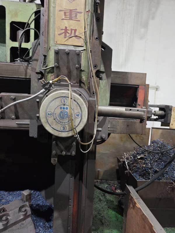 永立2数控立车，卡盘直径1米4多，加工高度1米2，广数.