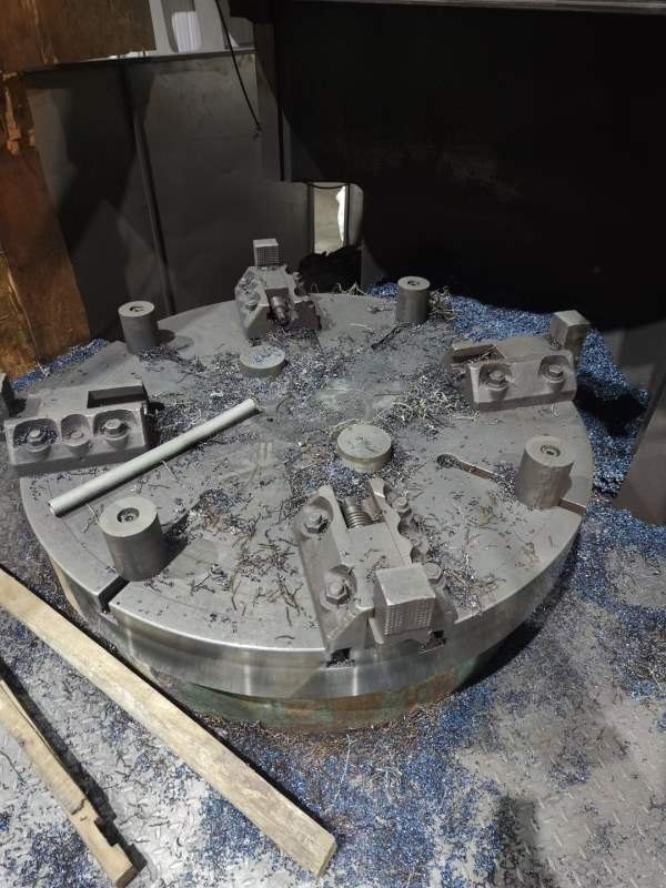 永立2数控立车，卡盘直径1米4多，加工高度1米2，广数.