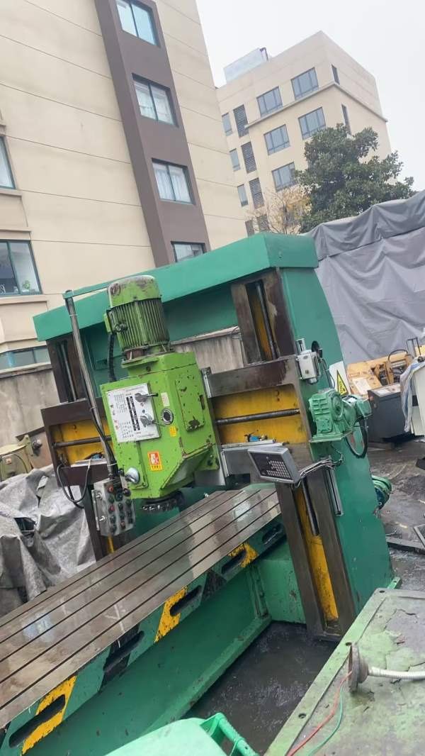 重型1.5米3米龙门铣床，台面13米，11KW铣头，带变频，.