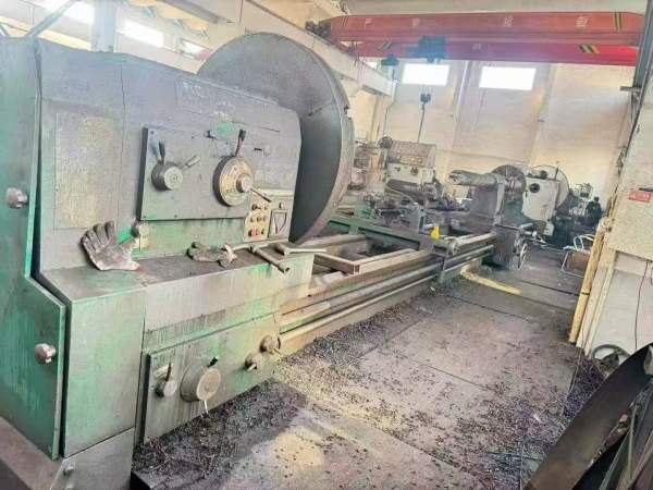 精品天水星火61160/8米车床，附件齐全，导轨970，要的.