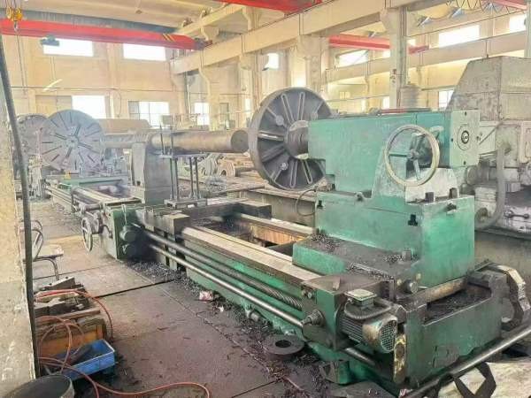 精品天水星火61160/8米车床，附件齐全，导轨970，要的.